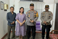 Kapolresta Kupang Kota Kombes Pol. Aldinan R.J.H. Manurung (kedua kanan) saat berkunjung ke GMIT Kota Kupang. ANTARA/HO-Humas Polresta Kupang Kota